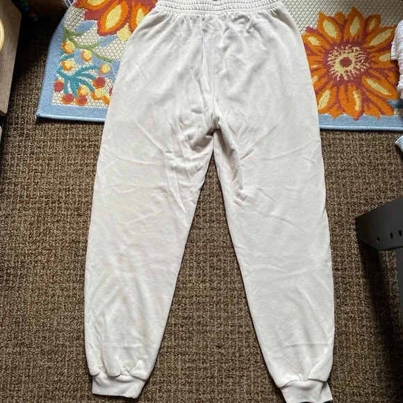 Light brown/crème sweatpants athleisure 
Brand: Colsie size small elastic sweats - Picture 3 of 4